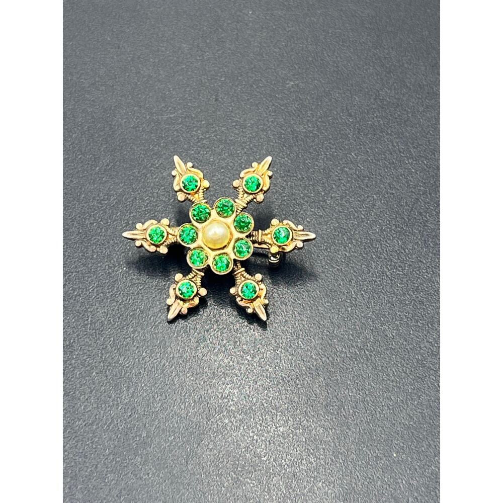 Vintage Emerald Green Prong Set‎ 6 Pointed Faux Pearl Brooch Pin Gold Tone - Picture 4 of 6